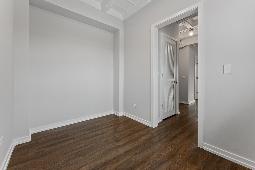 5718 N Winthrop Avenue - Photo 8