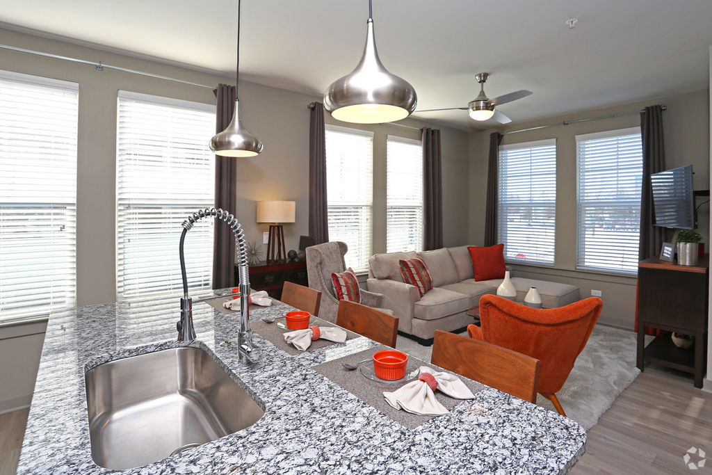 680 E Algonquin Road - Photo 3