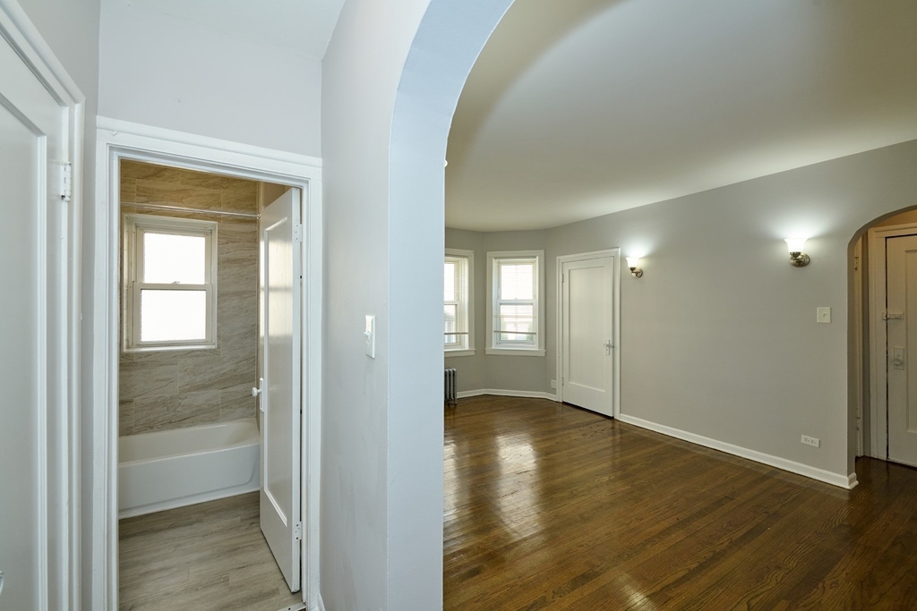 6322 N Albany Avenue - Photo 5