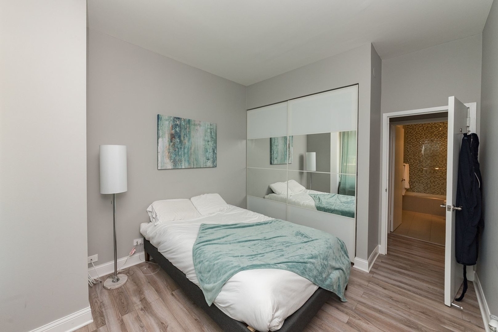 211 E Ohio Street - Photo 16
