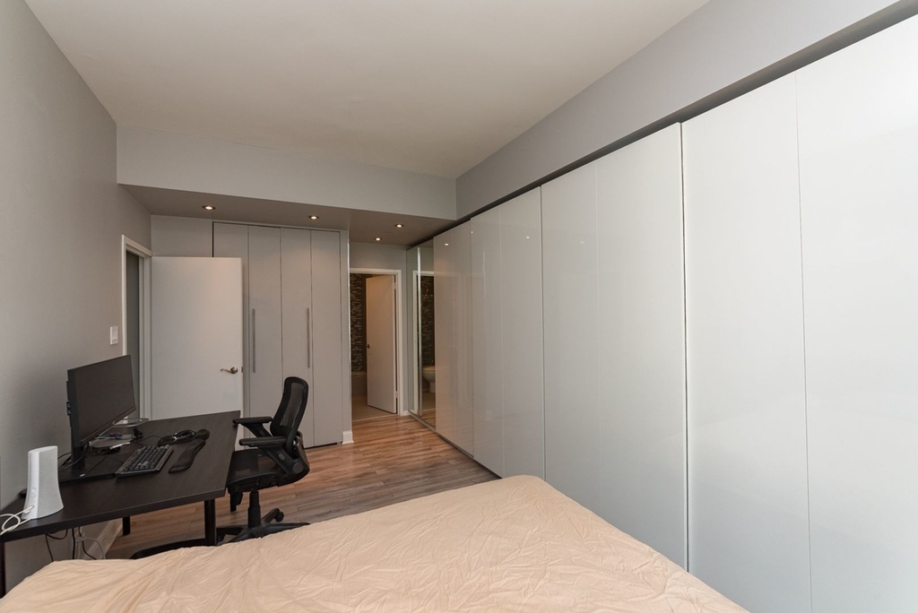 211 E Ohio Street - Photo 11