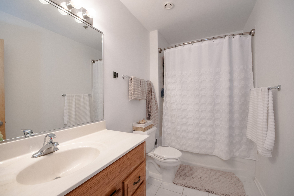 1645 W Ogden Avenue - Photo 9