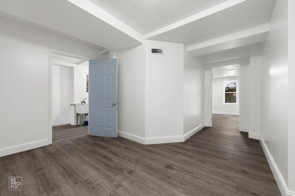 2237 S Oakley Avenue - Photo 14