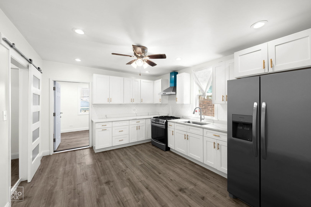 2237 S Oakley Avenue - Photo 3