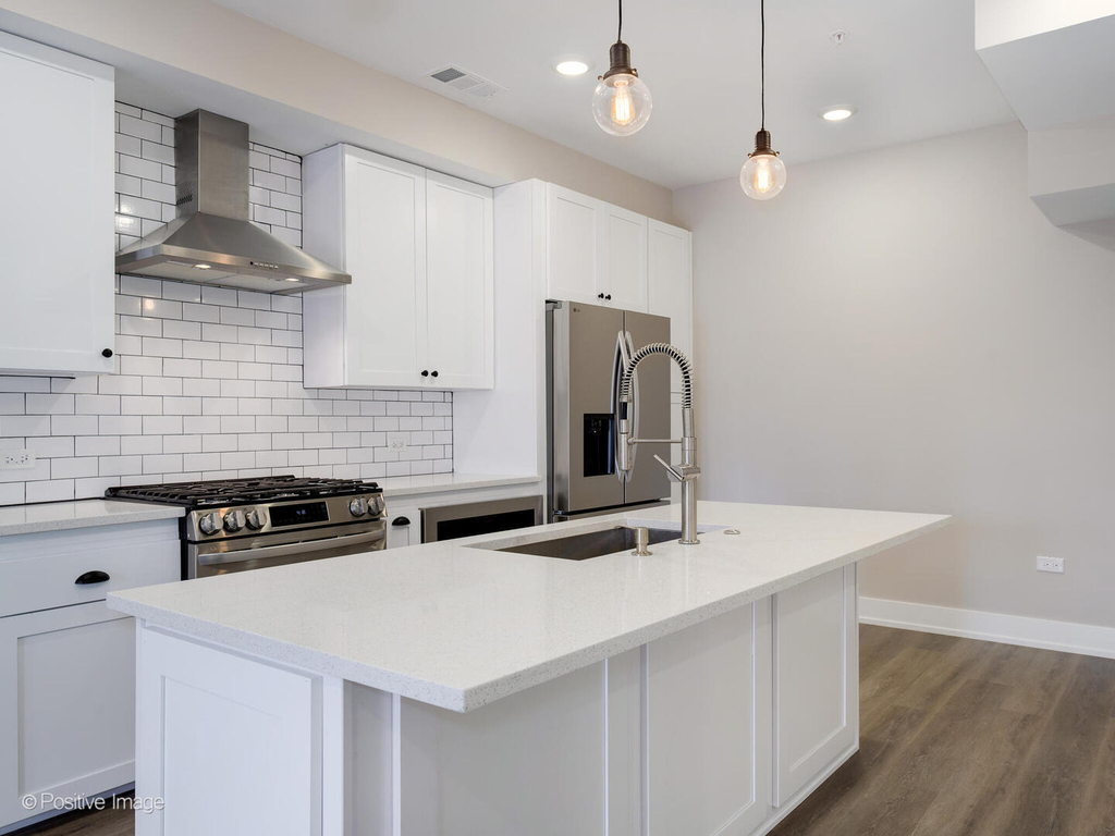 261 Washington Boulevard - Photo 3