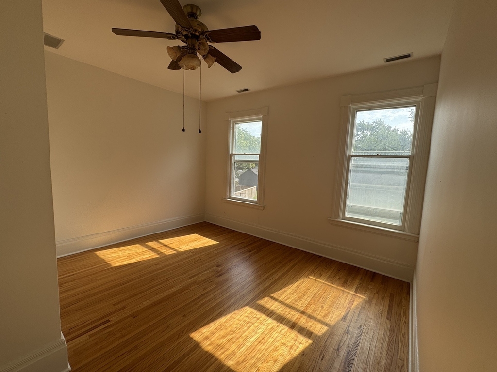 502 E Washington Street - Photo 11