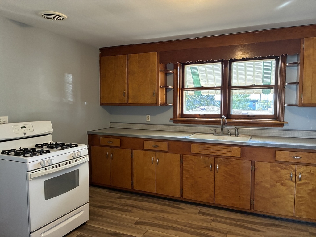 2312 Division Street - Photo 8