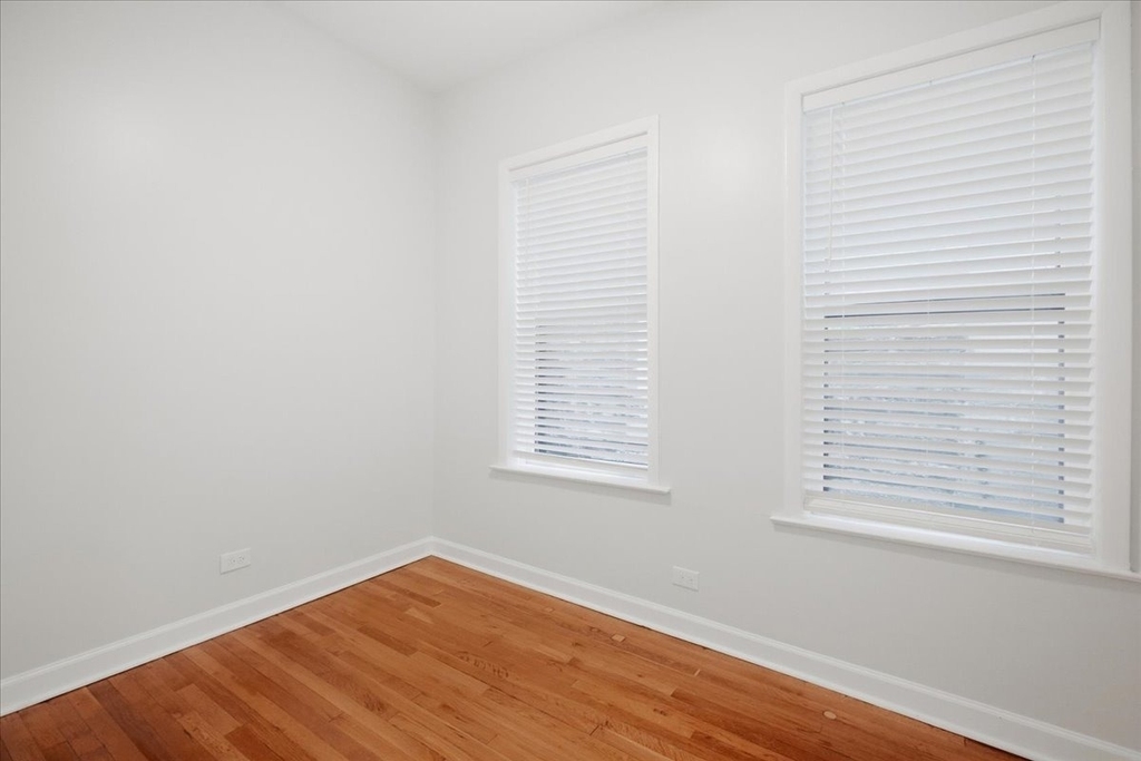2438 W Chicago Avenue - Photo 5