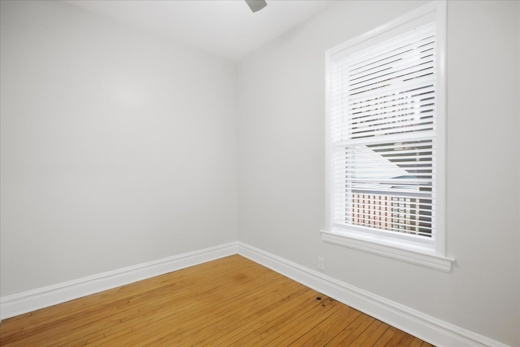 2438 W Chicago Avenue - Photo 7