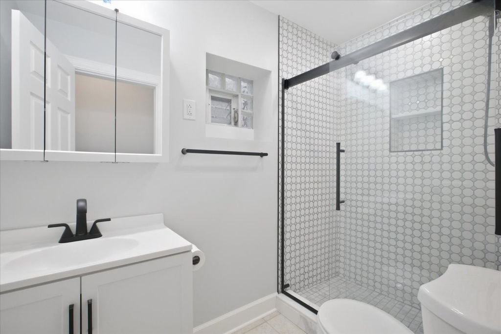 2438 W Chicago Avenue - Photo 8