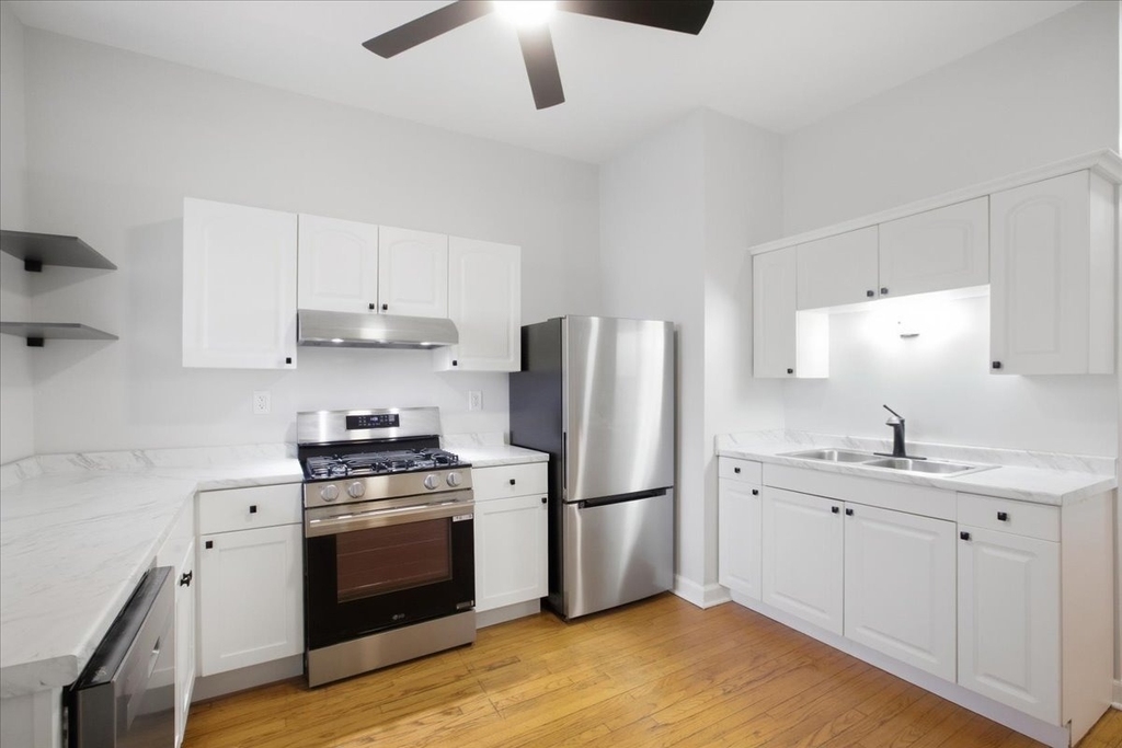 2438 W Chicago Avenue - Photo 4