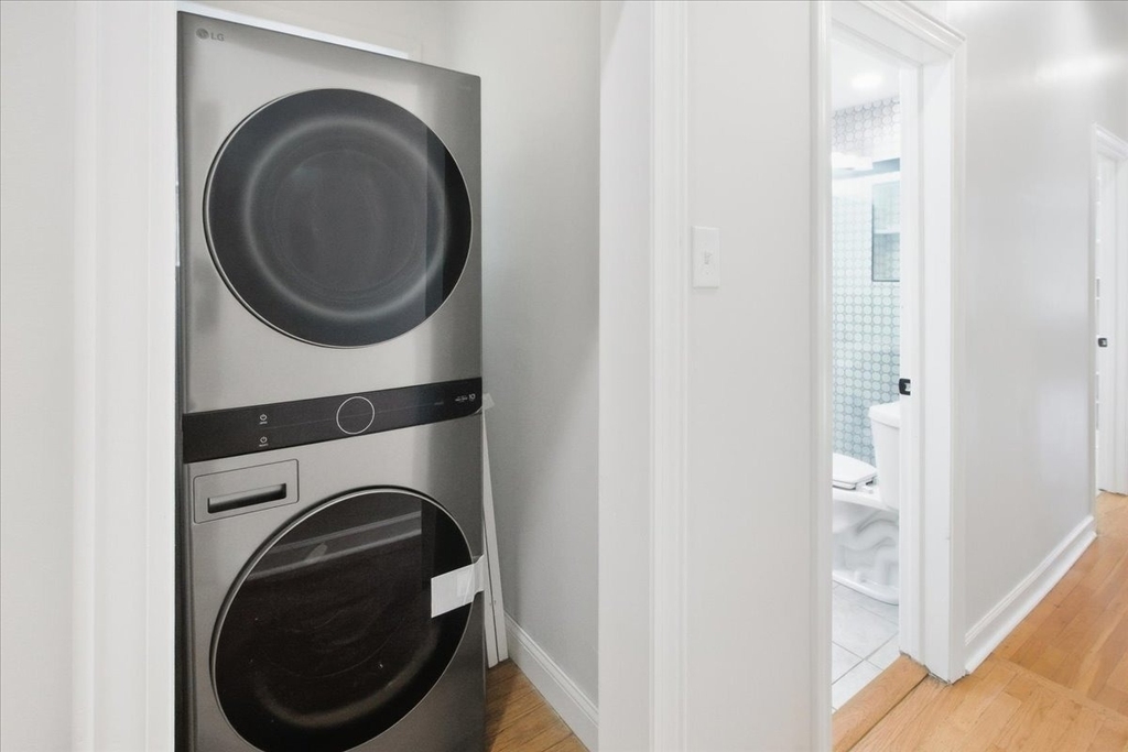 2438 W Chicago Avenue - Photo 10