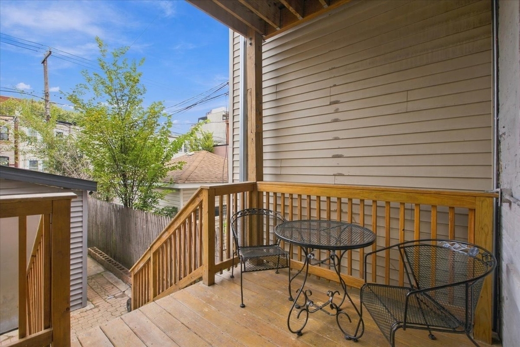 2438 W Chicago Avenue - Photo 11