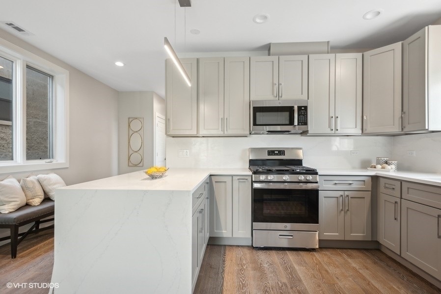 4824 S Champlain Avenue - Photo 9
