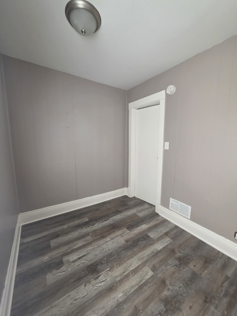 309 E 120th Place - Photo 8