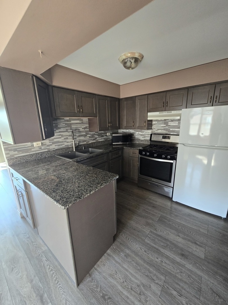 7816 W 79 Place - Photo 5