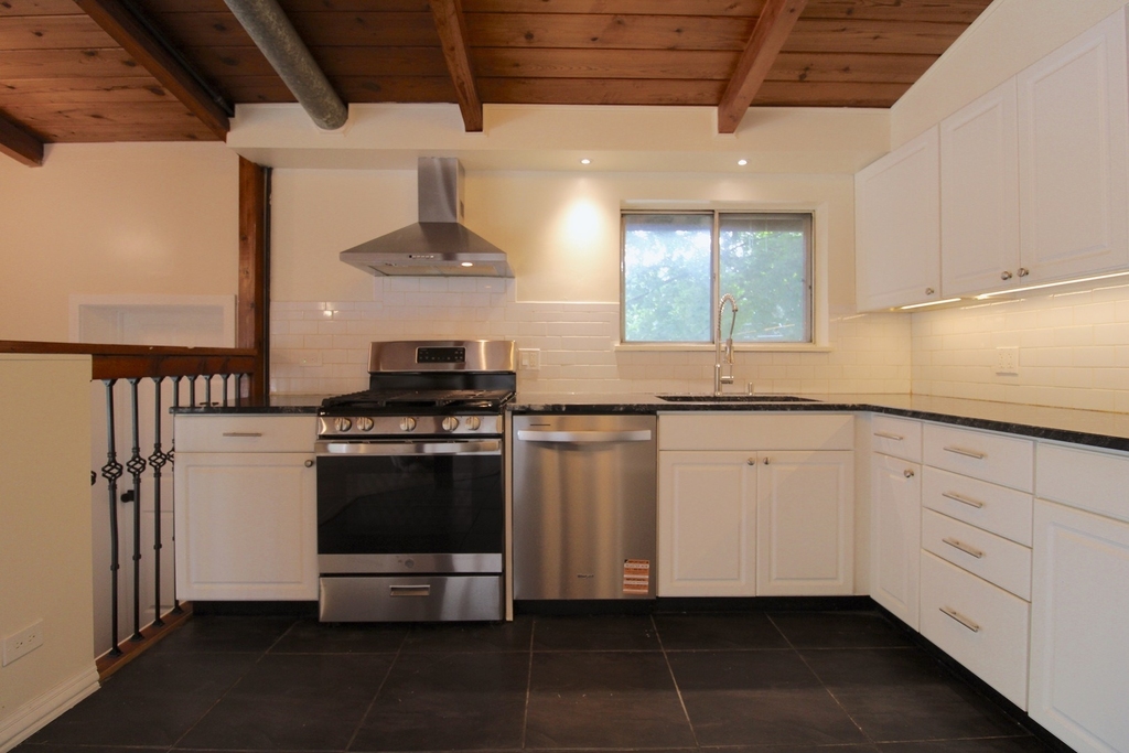 956 Deerfield Road - Photo 12