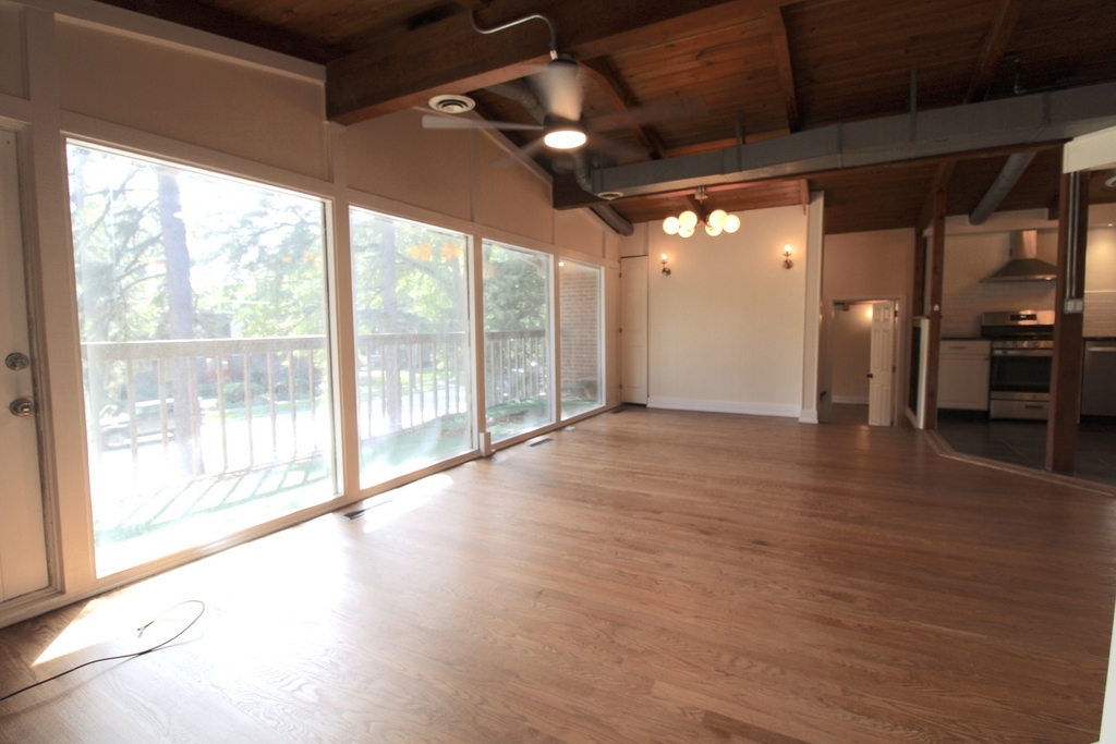 956 Deerfield Road - Photo 3