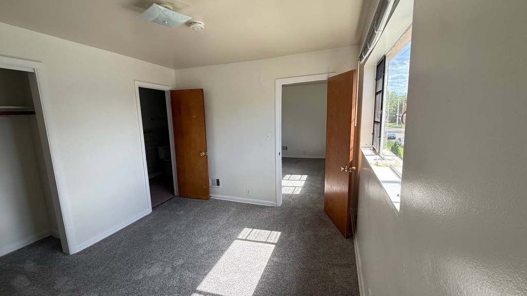1014 Edwards Street - Photo 8