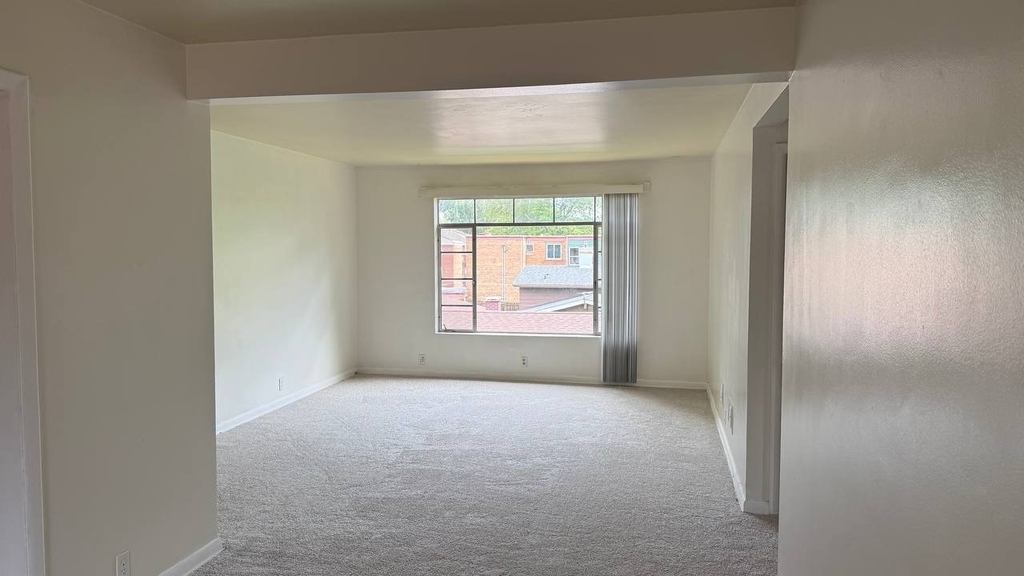 1014 Edwards Street - Photo 2