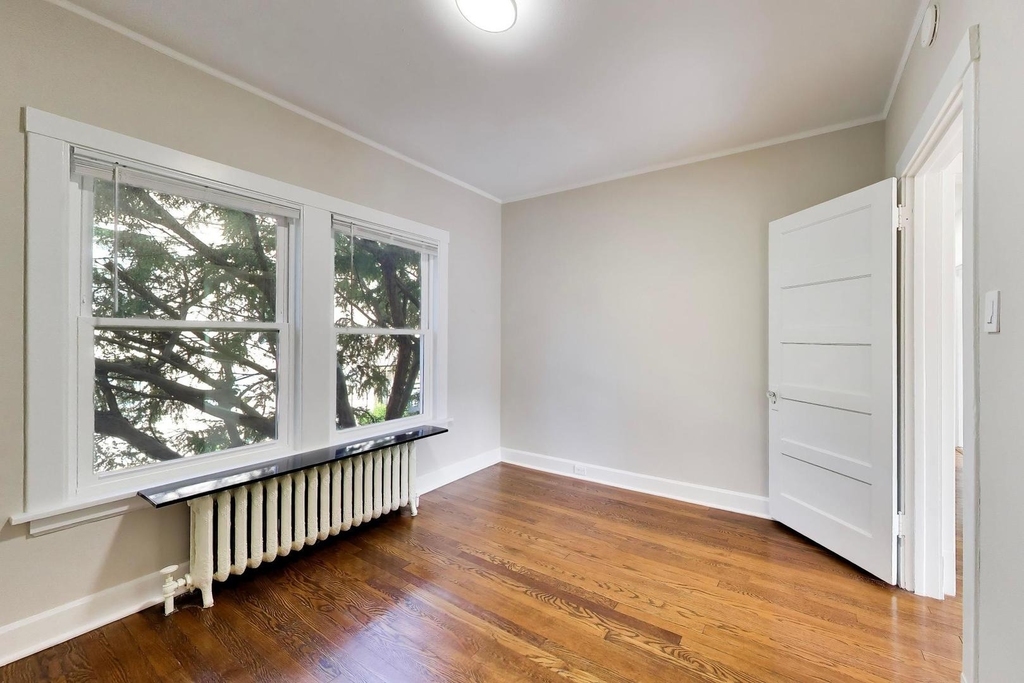 2611 Eastwood Avenue - Photo 13