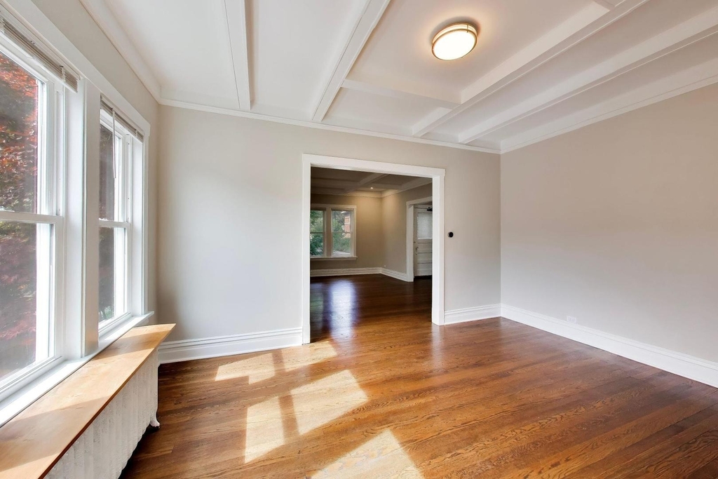 2611 Eastwood Avenue - Photo 6