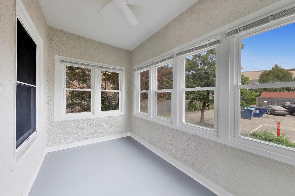 2611 Eastwood Avenue - Photo 16
