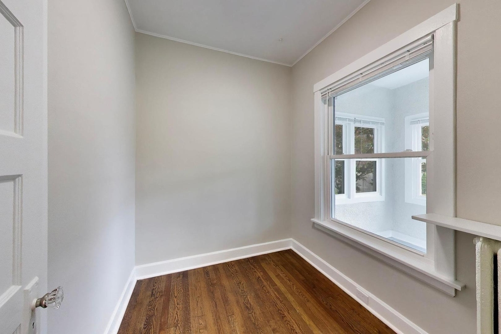 2611 Eastwood Avenue - Photo 15