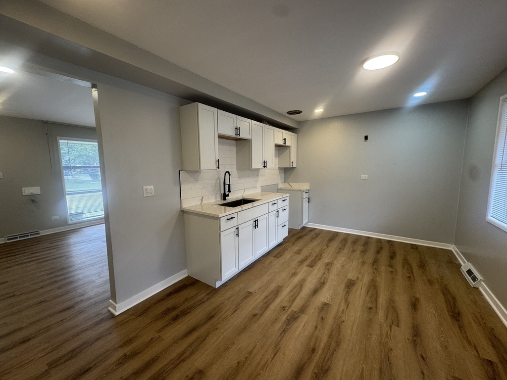 14700 Avalon Avenue - Photo 6