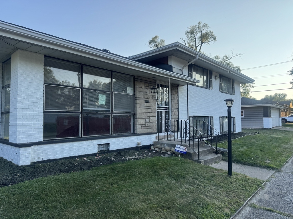 14700 Avalon Avenue - Photo 1