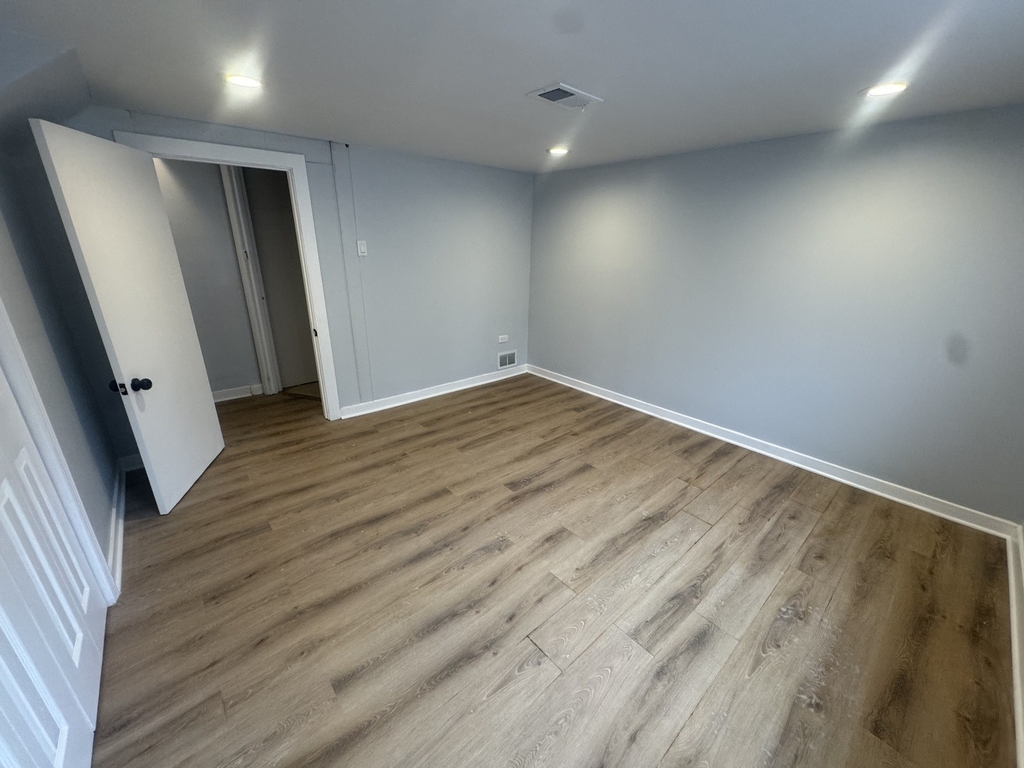 14700 Avalon Avenue - Photo 10
