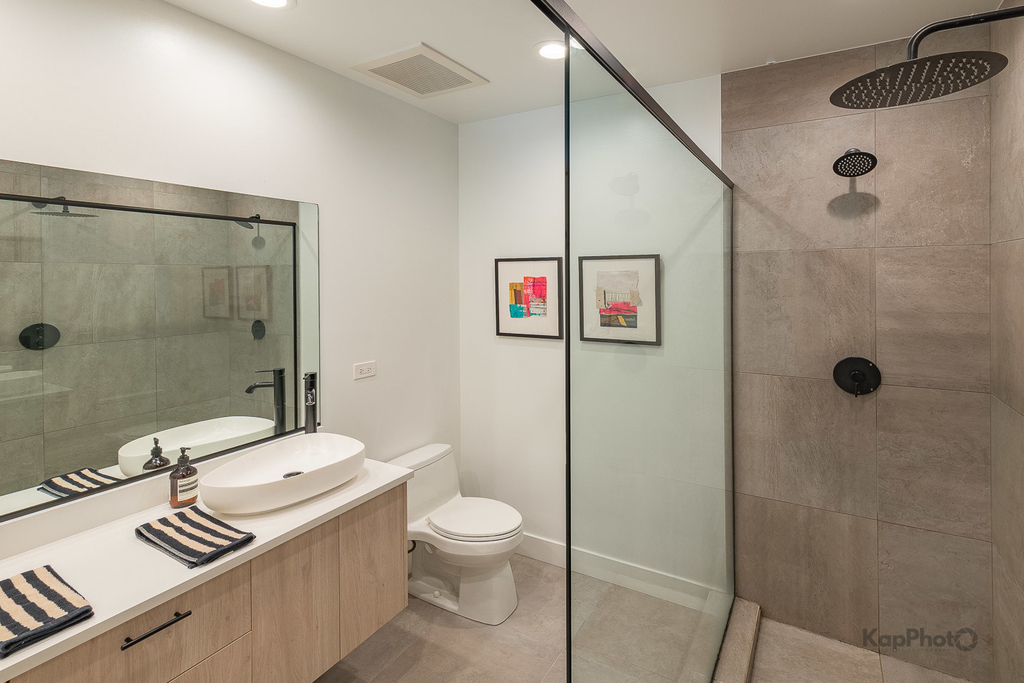 859 W Erie Street - Photo 19