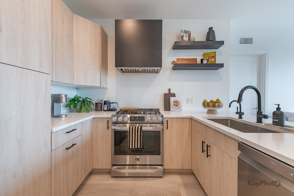 859 W Erie Street - Photo 9