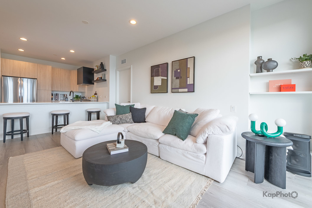 859 W Erie Street - Photo 4