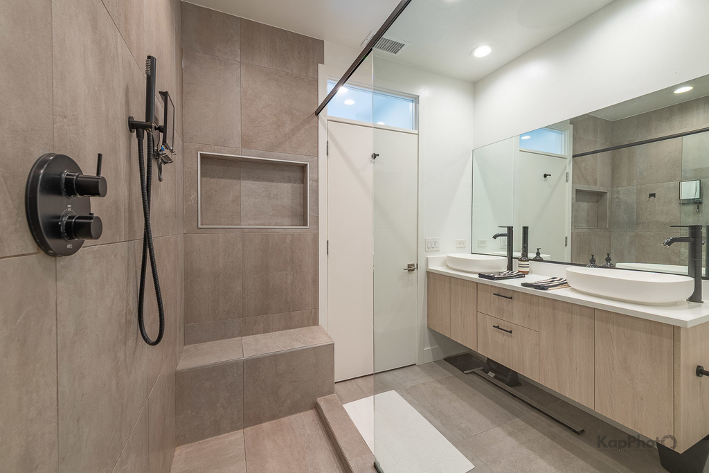 859 W Erie Street - Photo 20