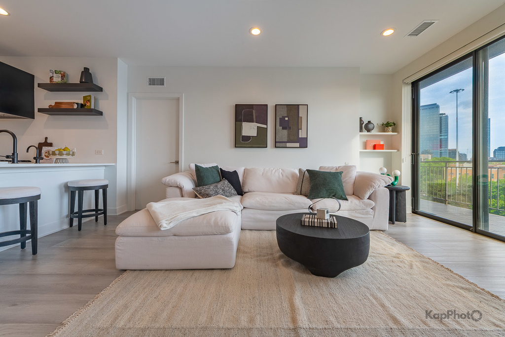 859 W Erie Street - Photo 2