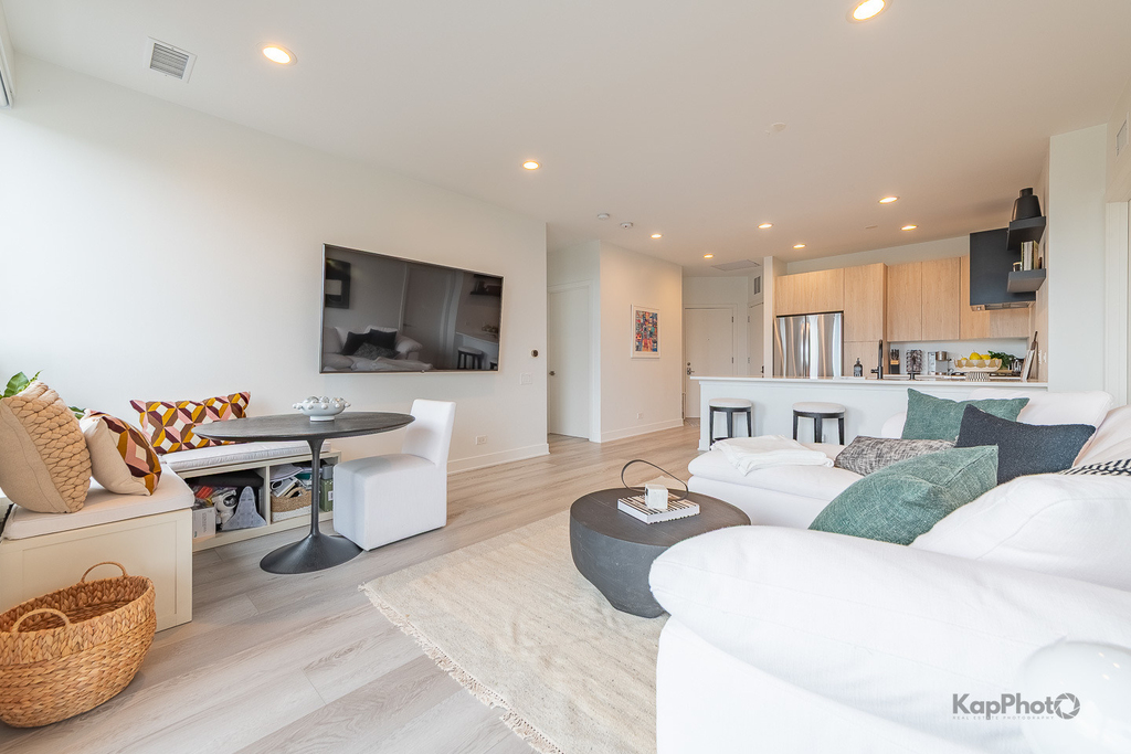 859 W Erie Street - Photo 5