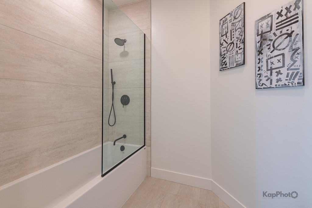 859 W Erie Street - Photo 23