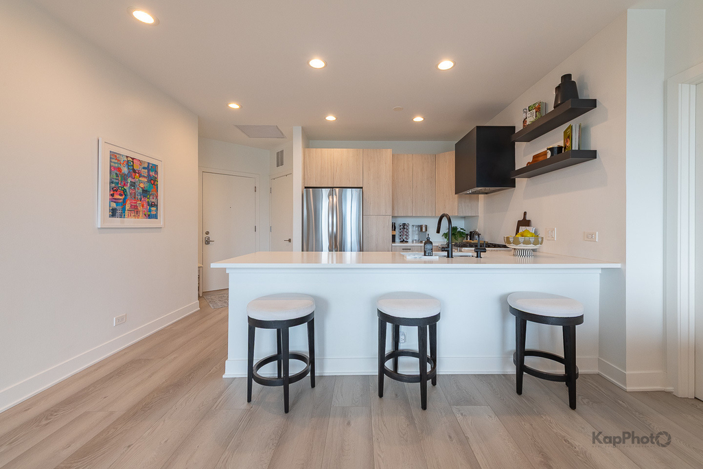 859 W Erie Street - Photo 6