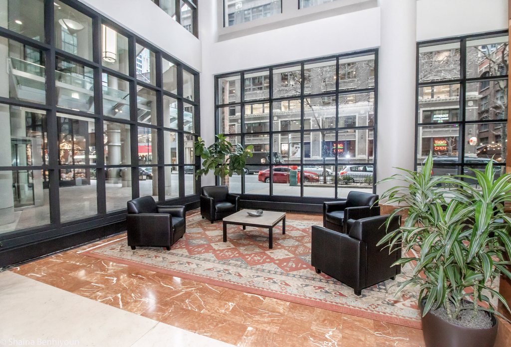 211 E Ohio Street - Photo 2