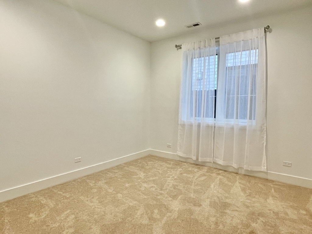 2453 W Irving Park Road - Photo 22
