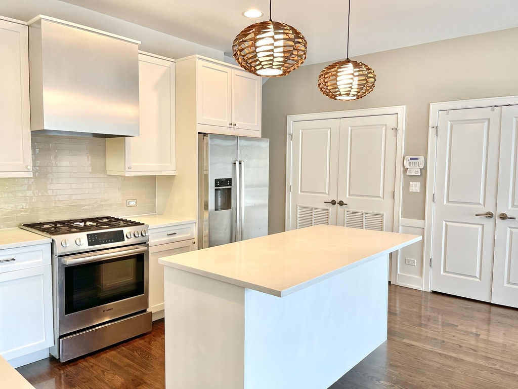 2453 W Irving Park Road - Photo 8