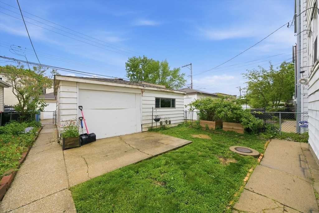 5039 W Cullom Avenue - Photo 13