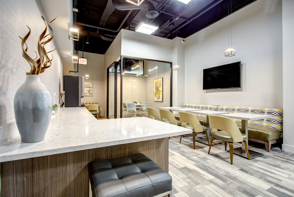 180 N Jefferson Street - Photo 20