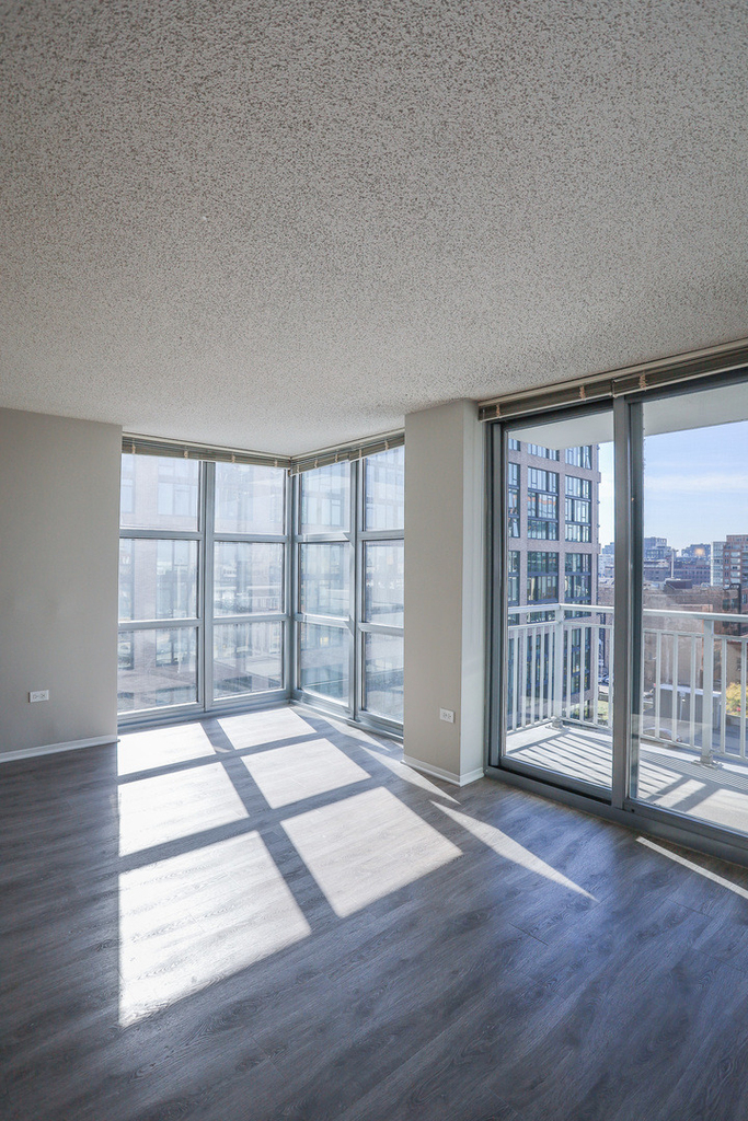 180 N Jefferson Street - Photo 4