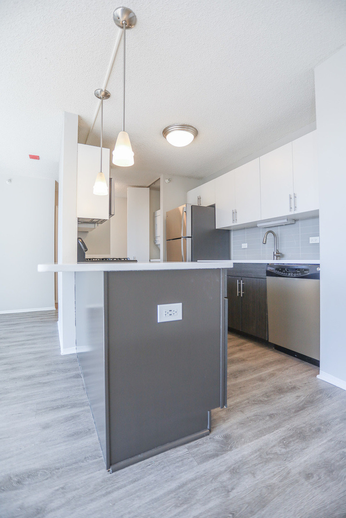 180 N Jefferson Street - Photo 3