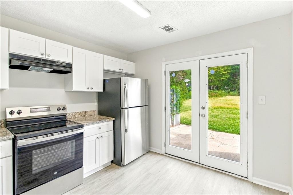 7980 Woodlake Drive - Photo 2