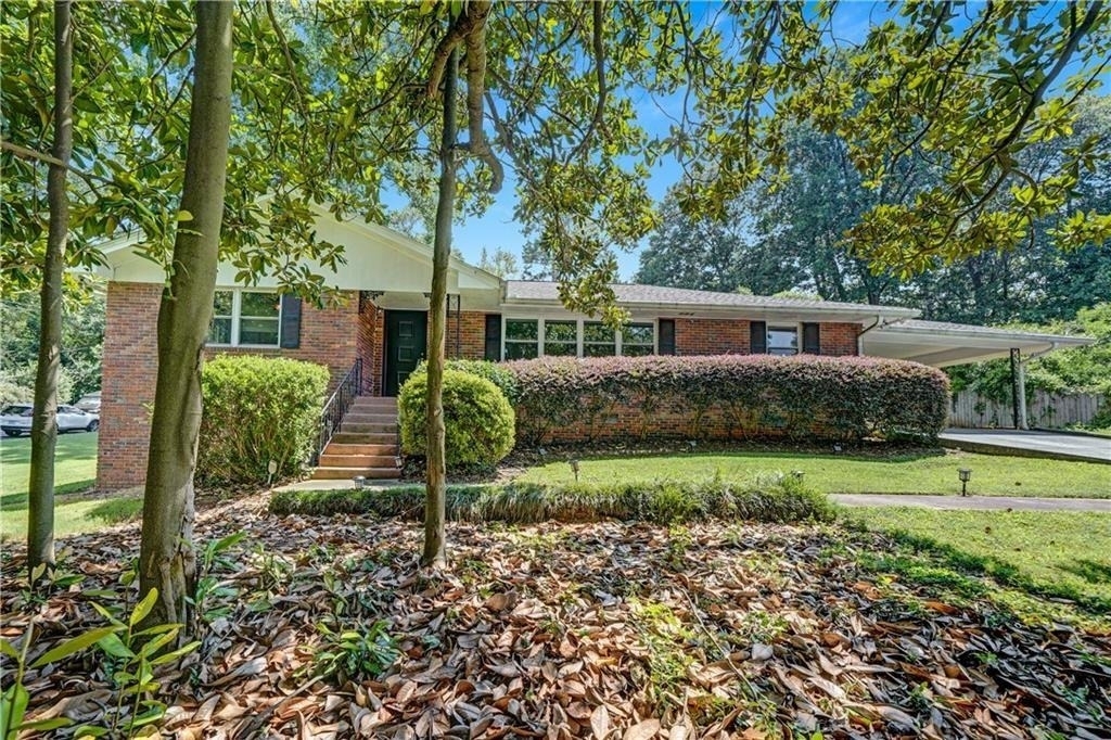 2127 Desmond Drive - Photo 3
