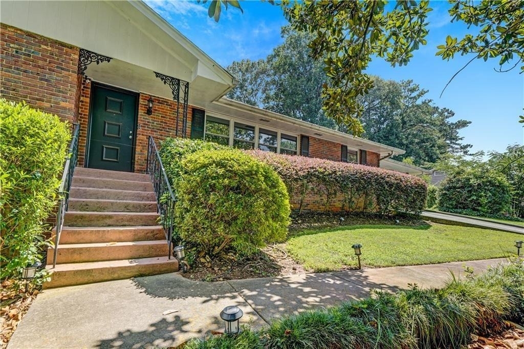 2127 Desmond Drive - Photo 4