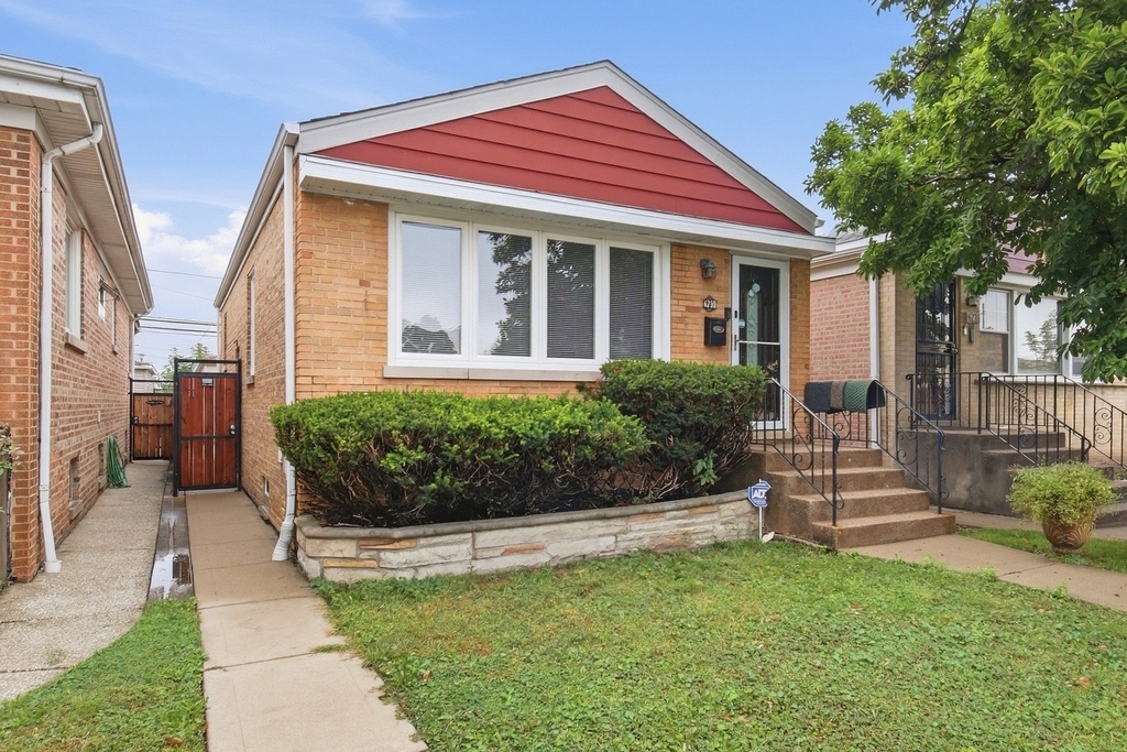6230 W Foster Avenue - Photo 0